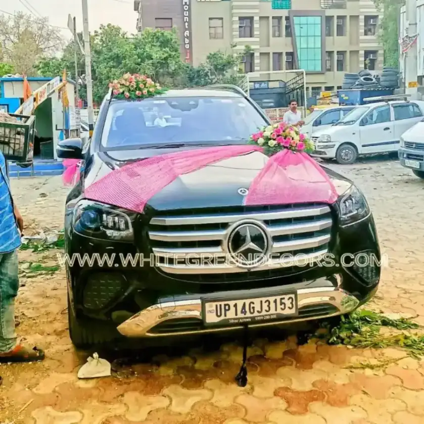 Luxury Wedding Car Decoration with Fresh Flowers